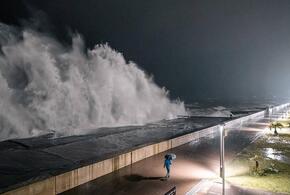 В Сочи ожидается сильное волнение моря и шквалистый ветер