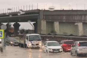 В Геленджике затопило участок объездной дороги ВИДЕО