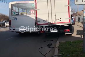 В Краснодаре маршрутка столкнулась с грузовиком ВИДЕО