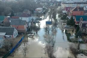 В Крымском районе Кубани из подтопленных домов началась эвакуация