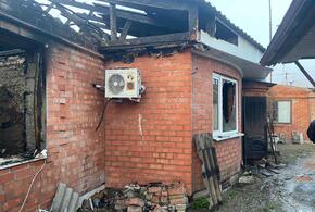 Житель Ейска погиб в собственном доме во время пожара
