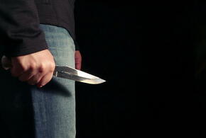 В Туапсе пьяный мужчина угрожал ножом прохожему