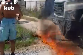 Жители  Славянска-на-Кубани едва не сожгли  машину коммунальщиков