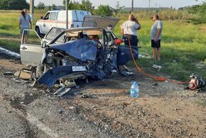 На Кубани в лобовой аварии погиб водитель ВАЗ и его новорождённый ребёнок
