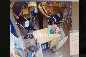 В Краснодаре беременная украла детскую коляску в магазине ВИДЕО