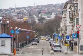 Центр Новороссийска в выходные перекроют для проезда машин