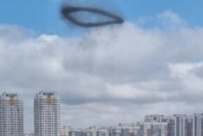 Черное кольцо в небе напугало жителей Москвы