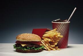 Диетолог назвала продукты, способствующие ожирению 