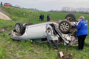 На Кубани в ДТП с «перевертышем» насмерть разбился водитель иномарки