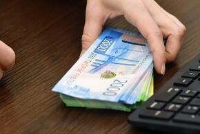 Сотрудница банка украла 2 млн рублей с карт участников СВО, а ее даже не посадили