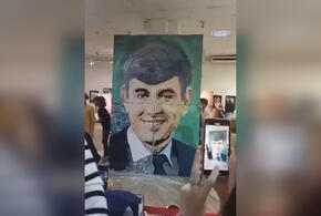 Портрет Галицкого нарисовали на глазах посетителей музея в Краснодаре