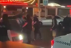 Пьяные туристы не прошли фейсконтроль в клубе Анапы и устроили драку