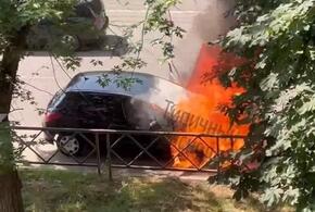 Загоревшаяся на ходу в Краснодаре легковушка попала на видео