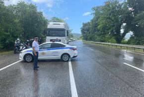 На Кубани из-за обильных осадков перекрыли движение на участке дороги «Джубга—Сочи»