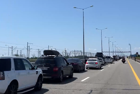 Пробка 13 км: водителей попросили не ехать в сторону Крымского моста