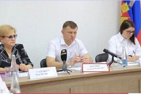 Табличка за тысячу: общественники возмутились закупками мэрии Краснодара