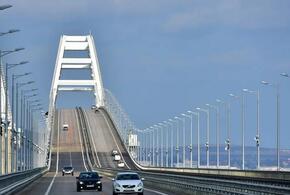 Перед Крымским мостом снова образовалась пробка