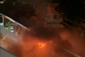 На парковке в Краснодаре сгорели три автомобиля