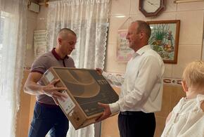 В преддверии праздника: депутат городской Думы Краснодара Андрей Анашкин посетил семьи своих избирателей