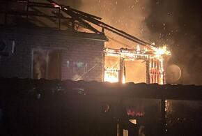 В Туапсе при пожаре в частном доме сгорела семья