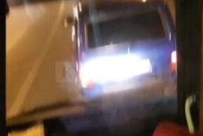Ты не пройдешь!: в Краснодаре водитель на «Ниве» намеренно перегородил дорогу троллейбусу