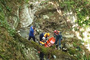 В Сочи четыре туриста получили травмы, упав с высоты