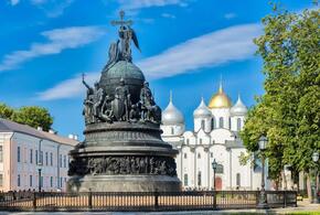 Власти хотели лишить креста памятник «Тысячелетие России»