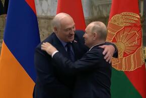 Лучшие друзья: Лукашенко заключил Путина в объятия при встрече в Минске