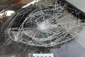 37-летний мужчина кирпичом разбил стекла в двух машинах в Адыгеи