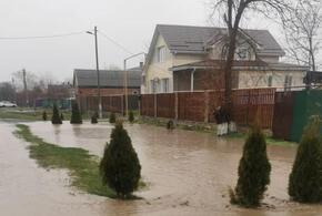 Дворы и улицы в четырех станицах Павловского района Кубани затопило после сильных дождей