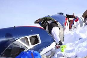 Из потерпевшего крушение в провинции Бадахшан российского самолета украдены 1,2 млн долларов США