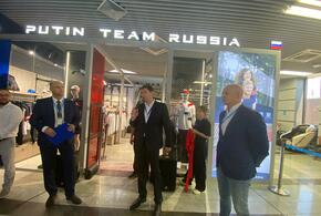 В аэропорту Сочи открылся магазин одежды Putin Team