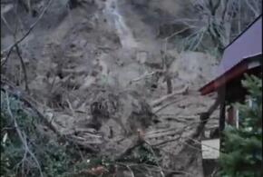 Мощный оползень угрожает жилым домам в селе Казачий Брод в Сочи