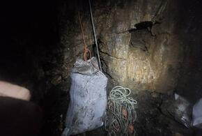 Пещеру превратили в место для свалки мусора в Краснодарском крае