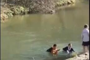 В Сочи школьник бросился в горную реку и спас упавшего в нее мальчика