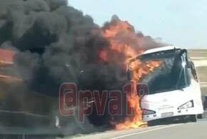 Пассажирский автобус загорелся под Анапой