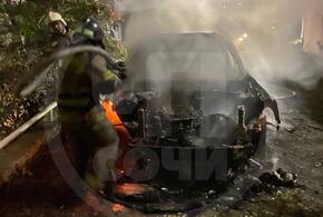 Сгорела дотла: машину в Сочи, возможно, подожгли