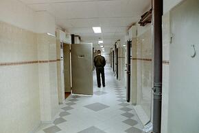 В Краснодаре перед судом предстанет надзиратель СИЗО, за взятки передававший заключенным телефоны
