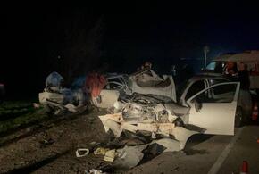 В страшной аварии на Кубани пострадали дети, и погиб водитель