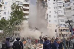 В результате атаки ВСУ в Белгороде обрушился подъезд дома