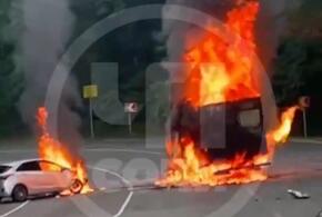Две машины сгорели в результате ДТП в Сочи