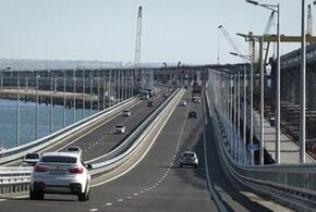 Почти 1000 автомобилей застряли сейчас перед Крымским мостом в районе Керчи