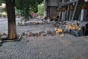 В Анапе опасаются дальнейшего обрушения старого здания в центре города